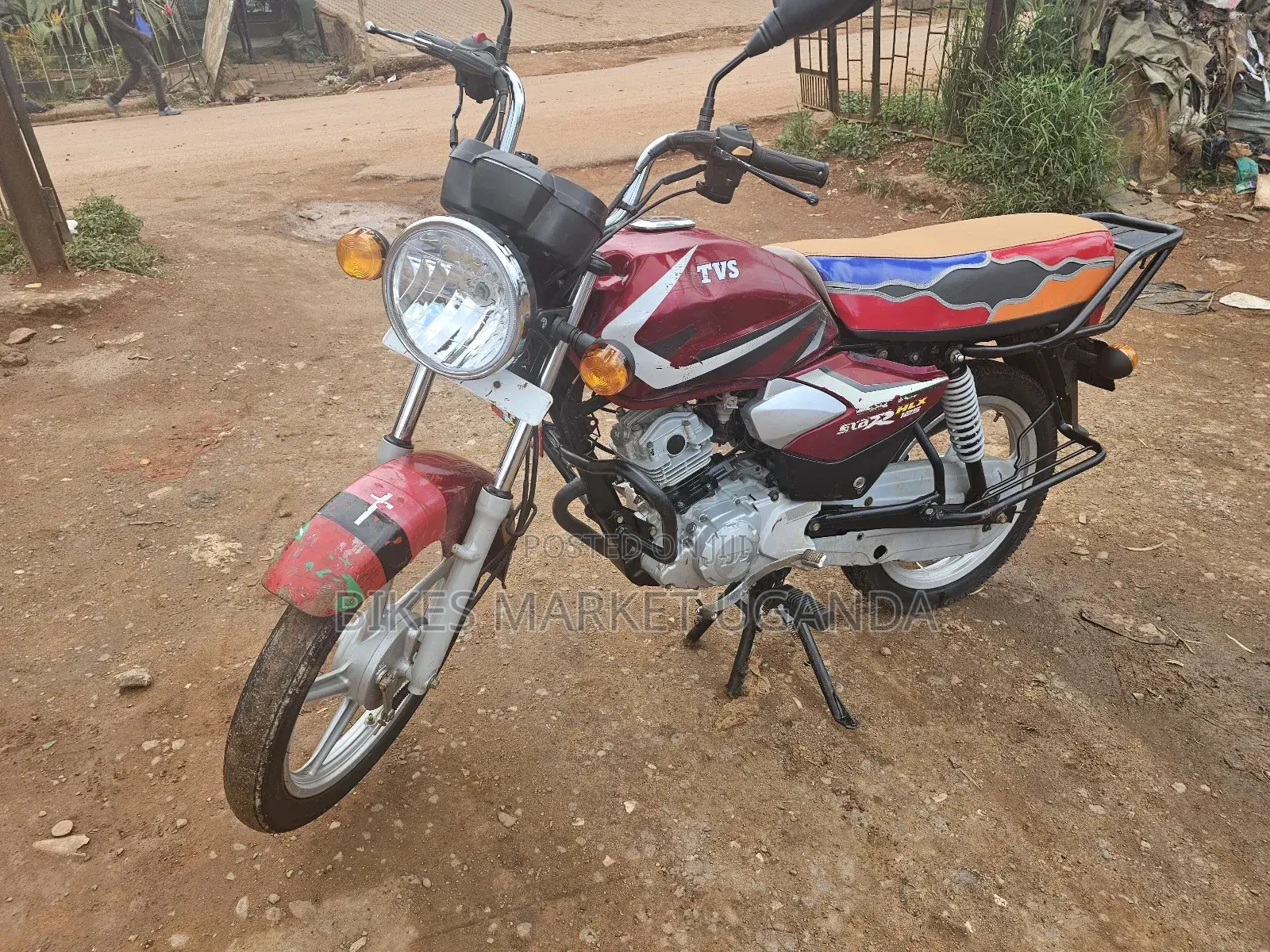 TVS HLX 125 2022 Red