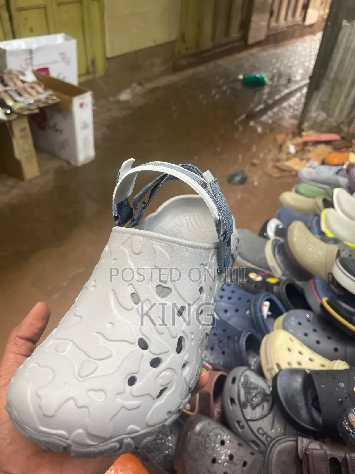 Vyrb Atlas Fit Crocs