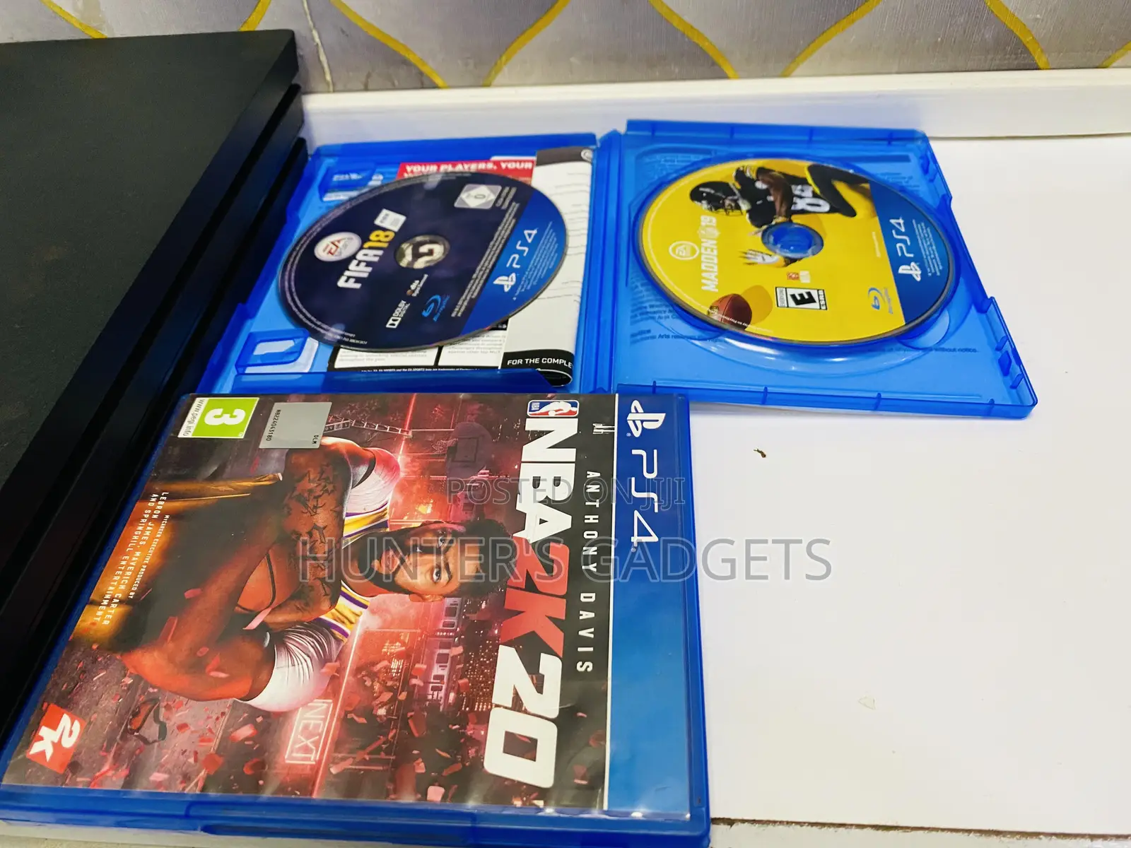 Sony Playstation 4 Pro 500gb With 4games 2game Controller