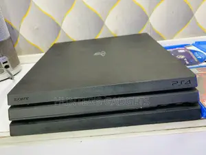 Sony Playstation 4 Pro 500gb With 4games 2game Controller