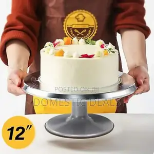 Rotating Cake Stand