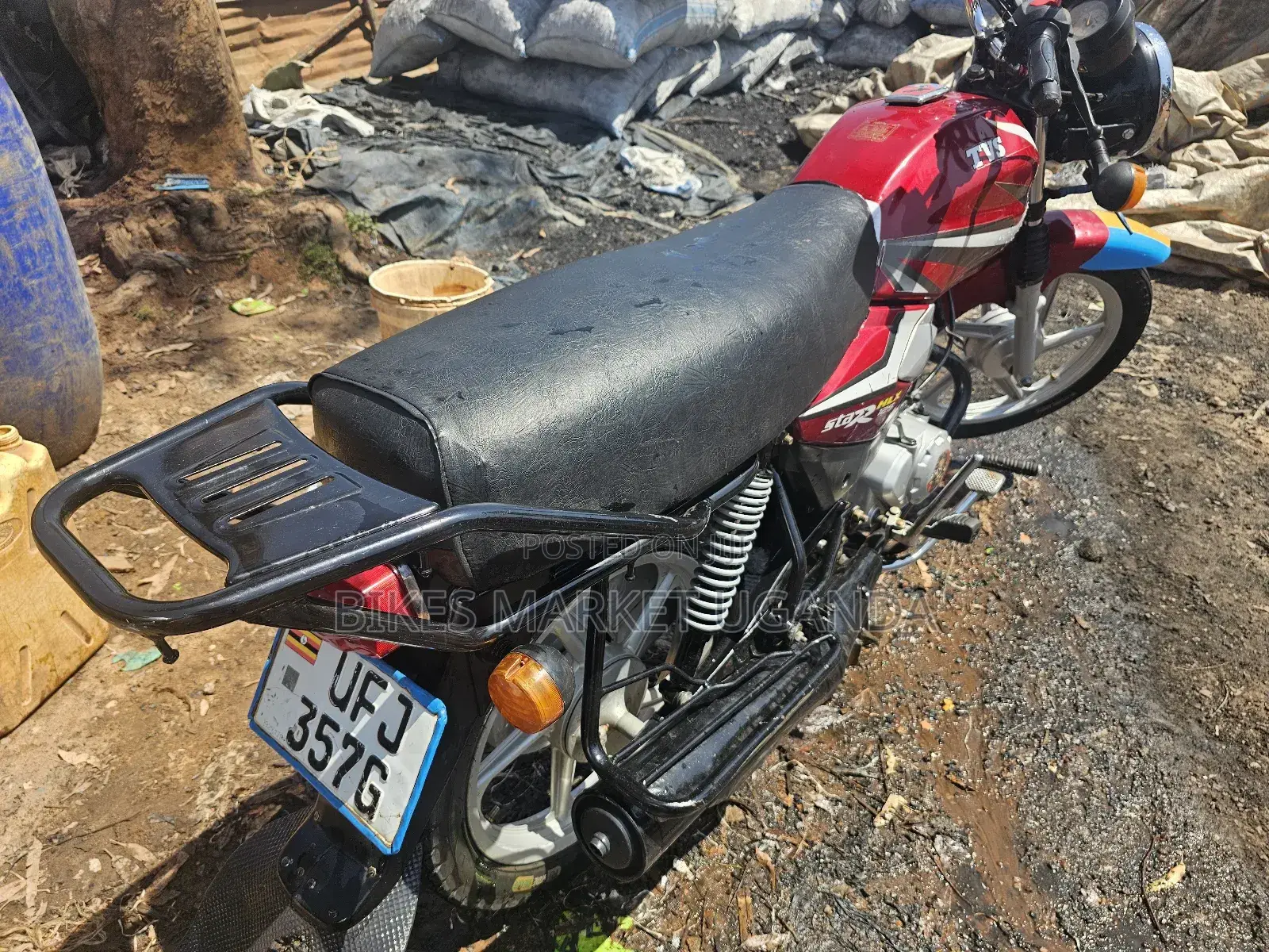 TVS HLX 125 2021 Red
