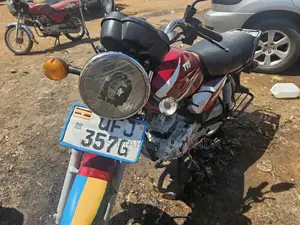 TVS HLX 125 2021 Red