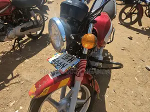 TVS HLX 125 2021 Red
