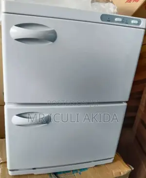 50towel Capacity 46L 400w UV 2door Cabinet Towel Warmer