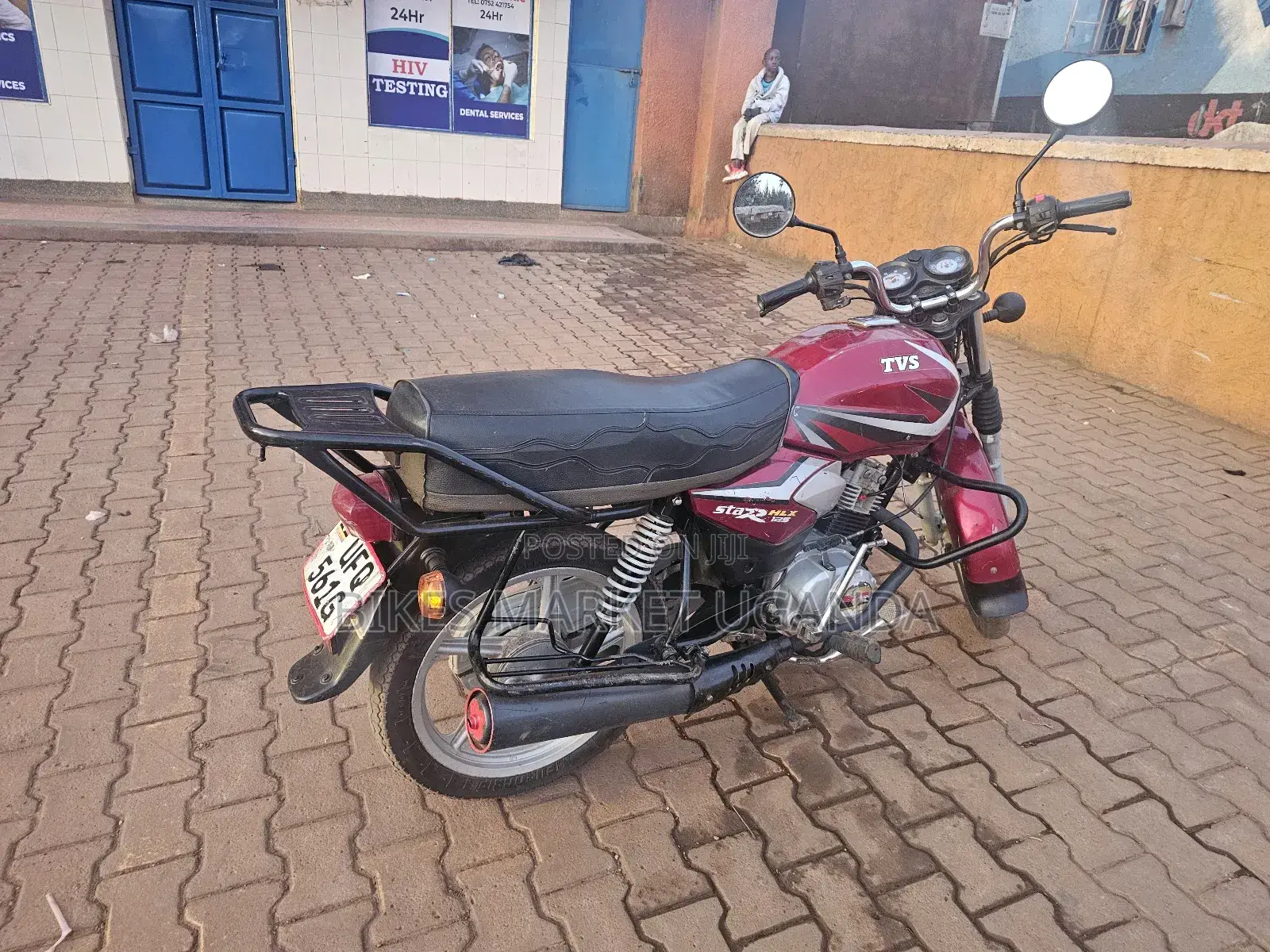 TVS HLX 125 2022 Red