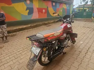 TVS HLX 125 2022 Red