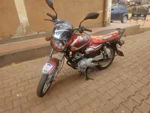 TVS HLX 125 2022 Red