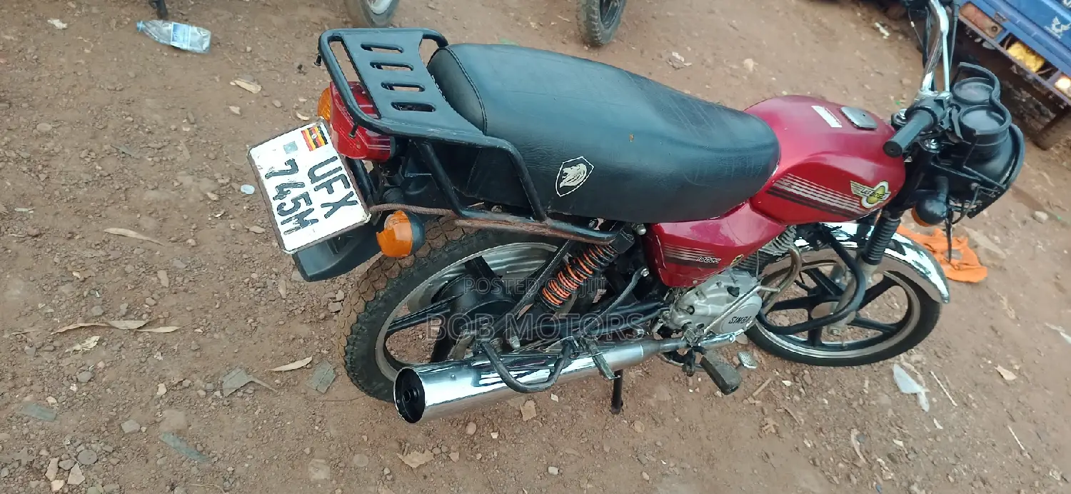 Bajaj Boxer 2024 Red