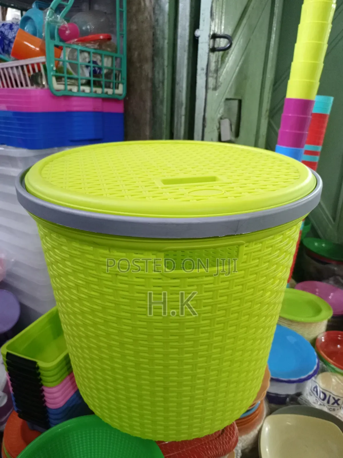 Kenstar Plastic Laundry Basket With Lid