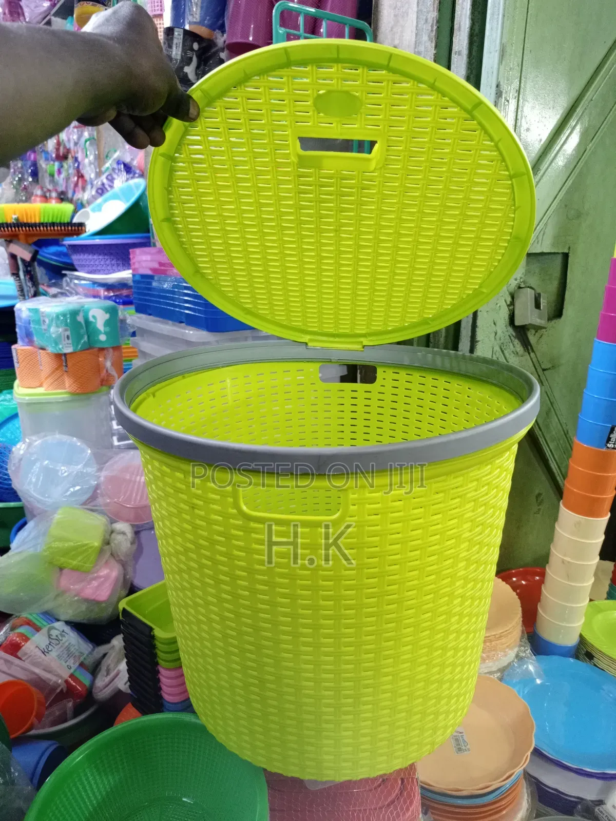 Kenstar Plastic Laundry Basket With Lid