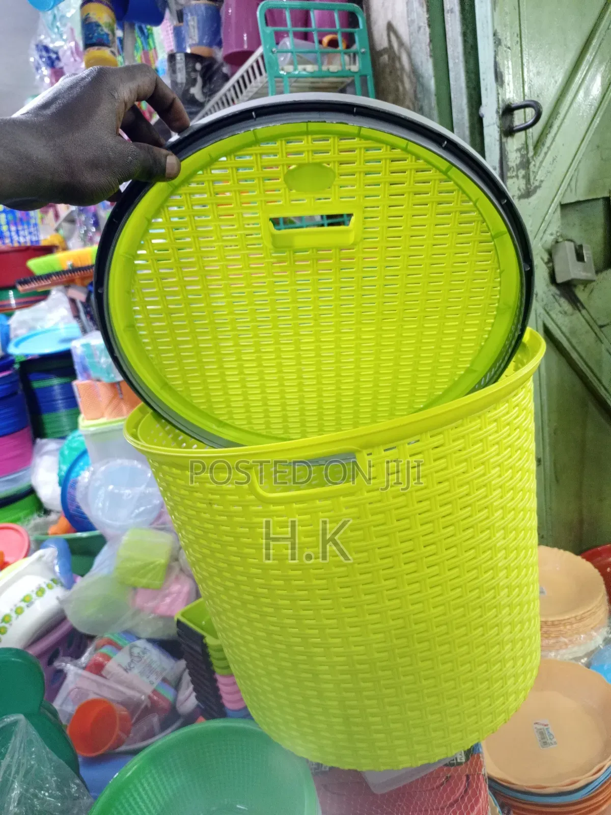 Kenstar Plastic Laundry Basket With Lid