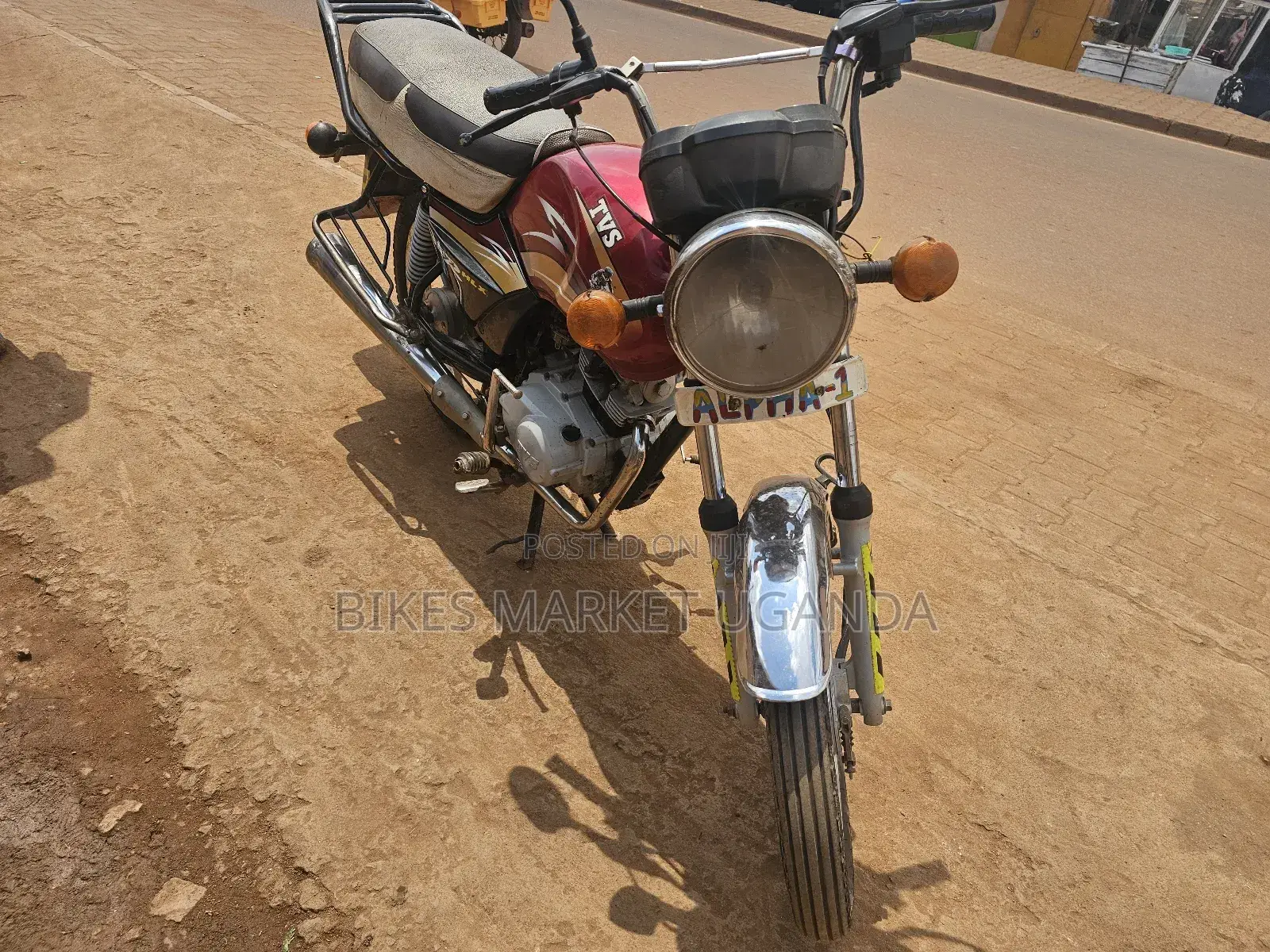 TVS HLX 125 2018 Red