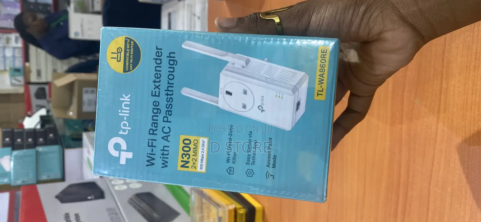 Tp-Link Wi-Fi Range Extender With AC Pass Through