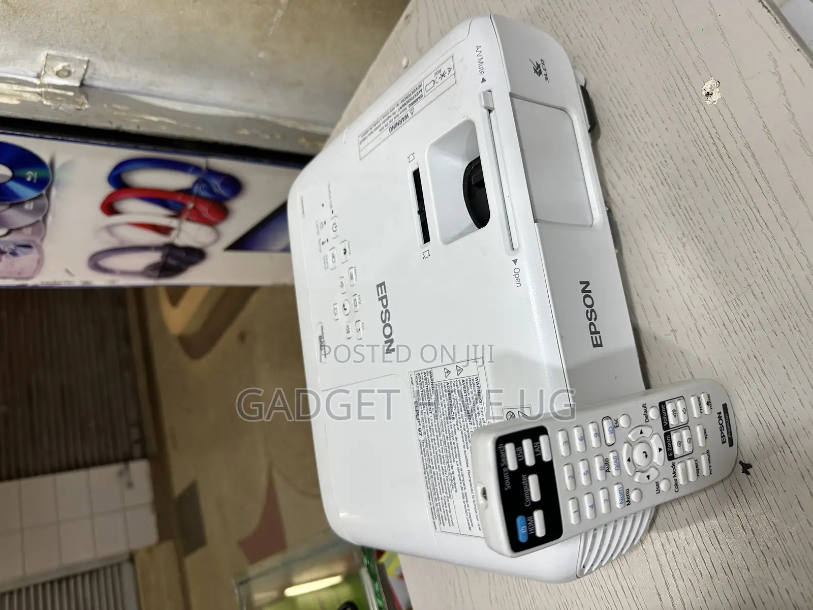 Epson Home Cinema DLP PROJECTOR