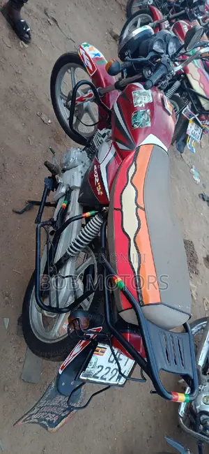 TVS HLX Plus ES 2023 Red