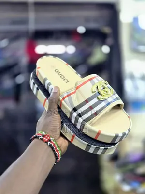 Fresh Gucci Push in Slides