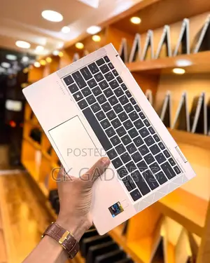New Laptop HP EliteBook 830 G8 16GB Intel Core I7 SSD 512GB