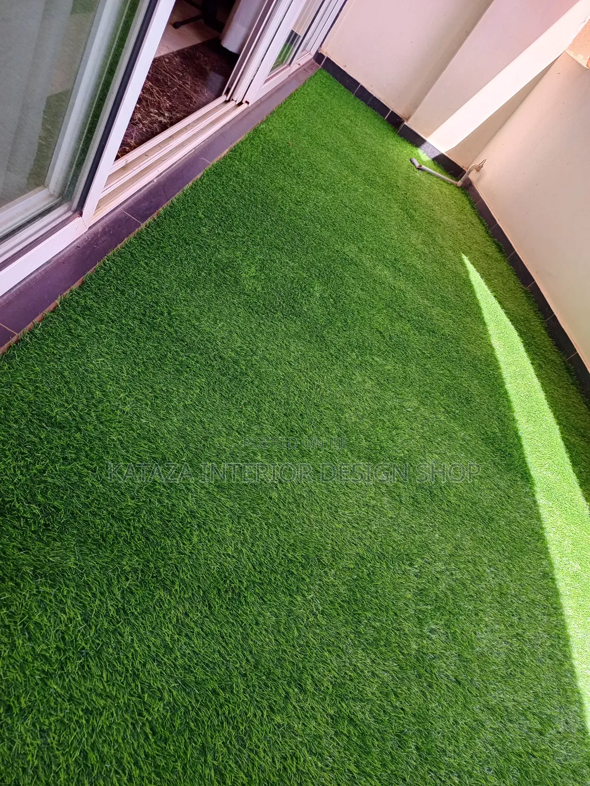 Modern Balcony Grass Carpet