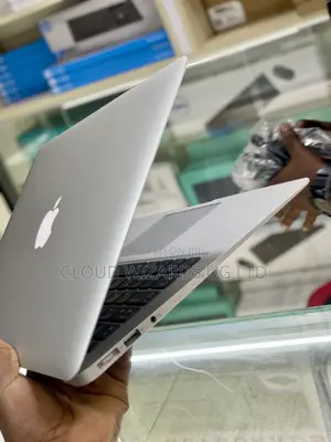 Laptop Apple MacBook Air 2017 8GB Intel Core I5 SSHD (Hybrid) 256GB