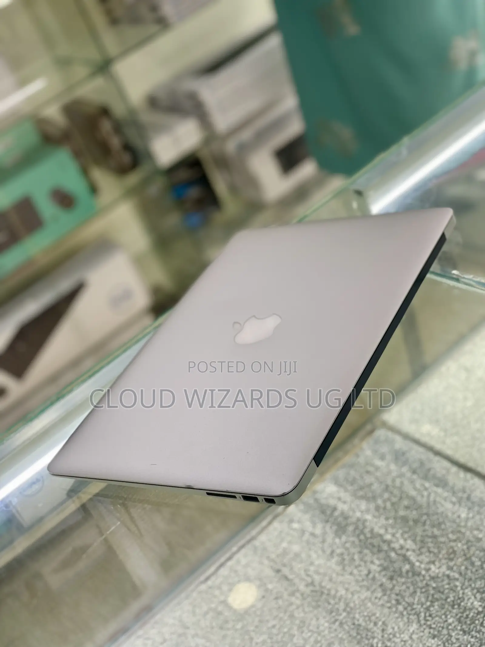 Laptop Apple MacBook Air 2015 8GB Intel Core I5 SSHD (Hybrid) 256GB