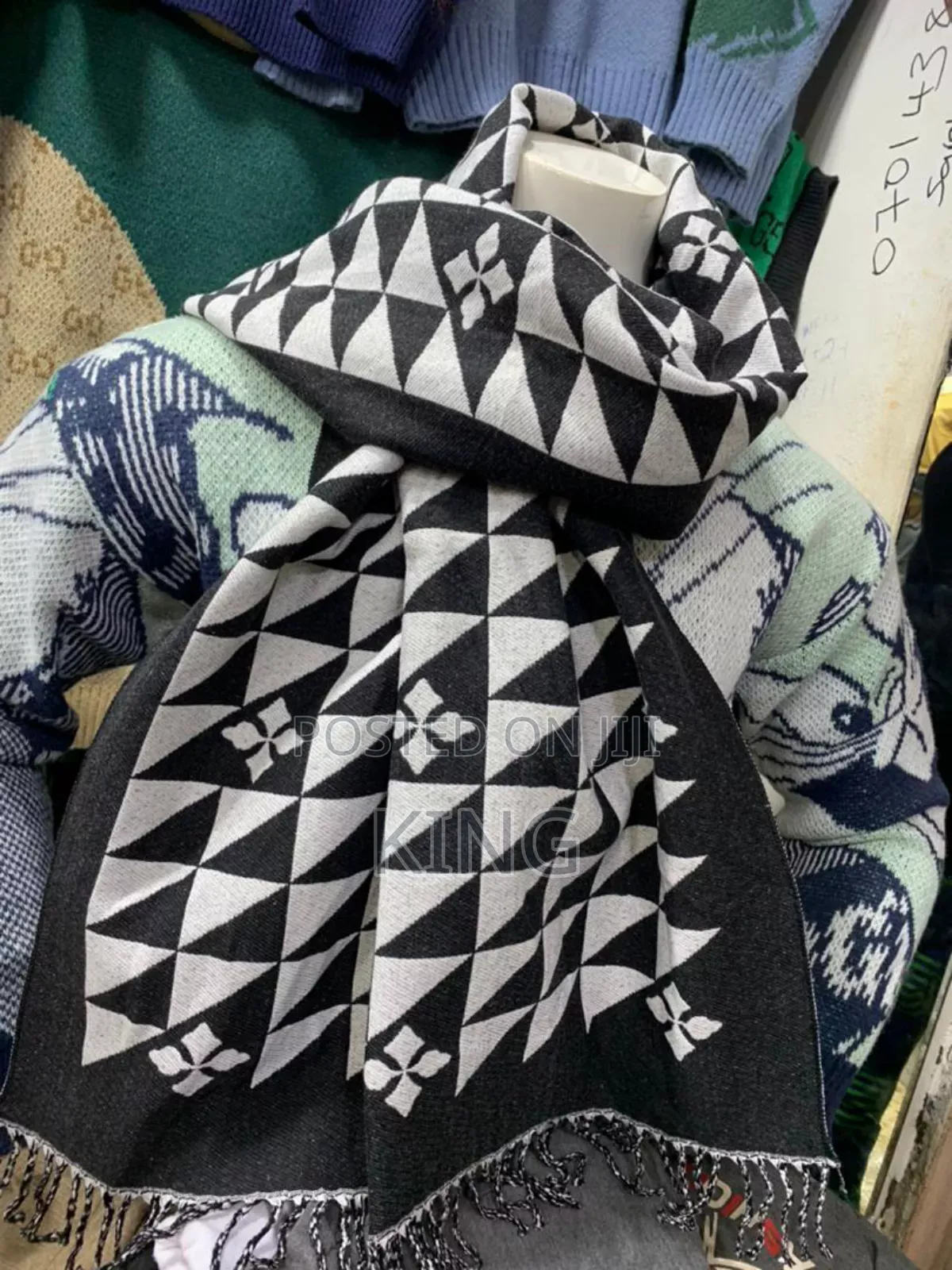 Massive Gucci/Burberry Scarf