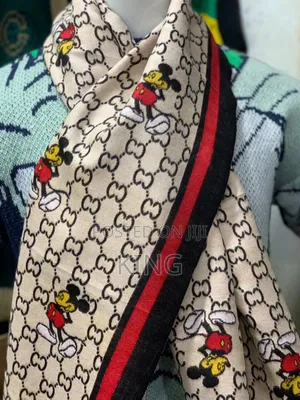 Stars Gucci/Burberry Scarf