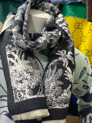 Quality Control Gucci/Burberry Scarf