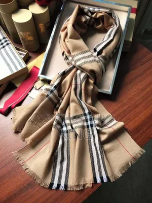 Trends Gucci/Burberry Scarf