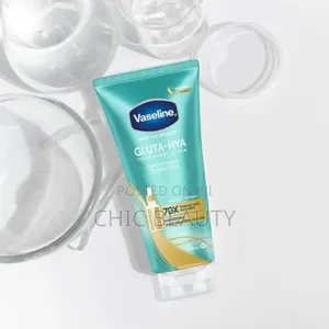 Vaseline Gluta Hya Serum Bust Lotion Smooth Perfector 290ml