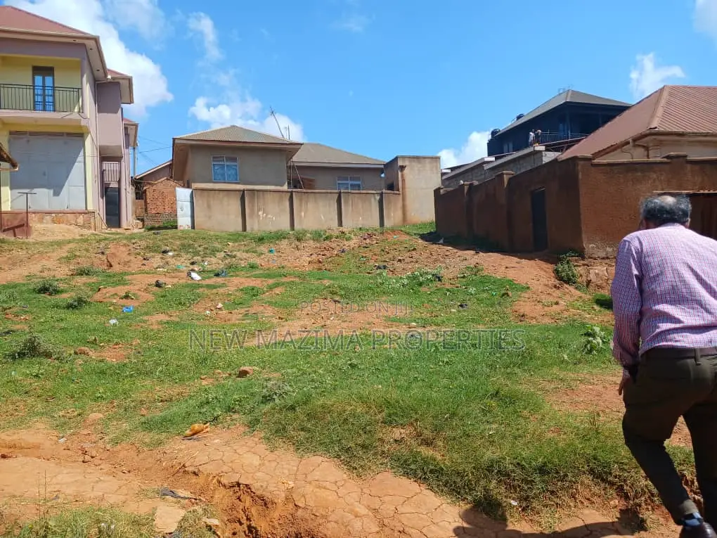 Commercial Plot for Commercial Shops Quicksale Busabaala Rd