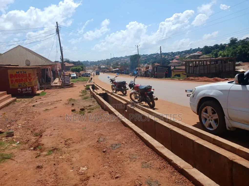 Commercial Plot for Commercial Shops Quicksale Busabaala Rd