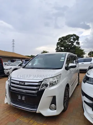 Toyota Noah 2.0 AWD (8 Seater) 2016 Pearl