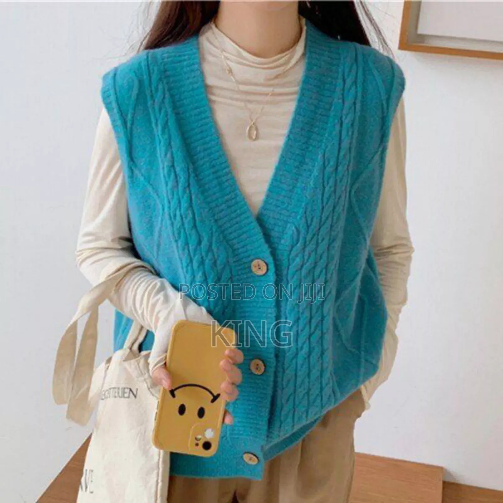 Aura v-Neck Button Sweater