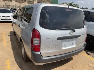 Toyota Probox 1.5 DX Comfort 2WD 2013 Silver