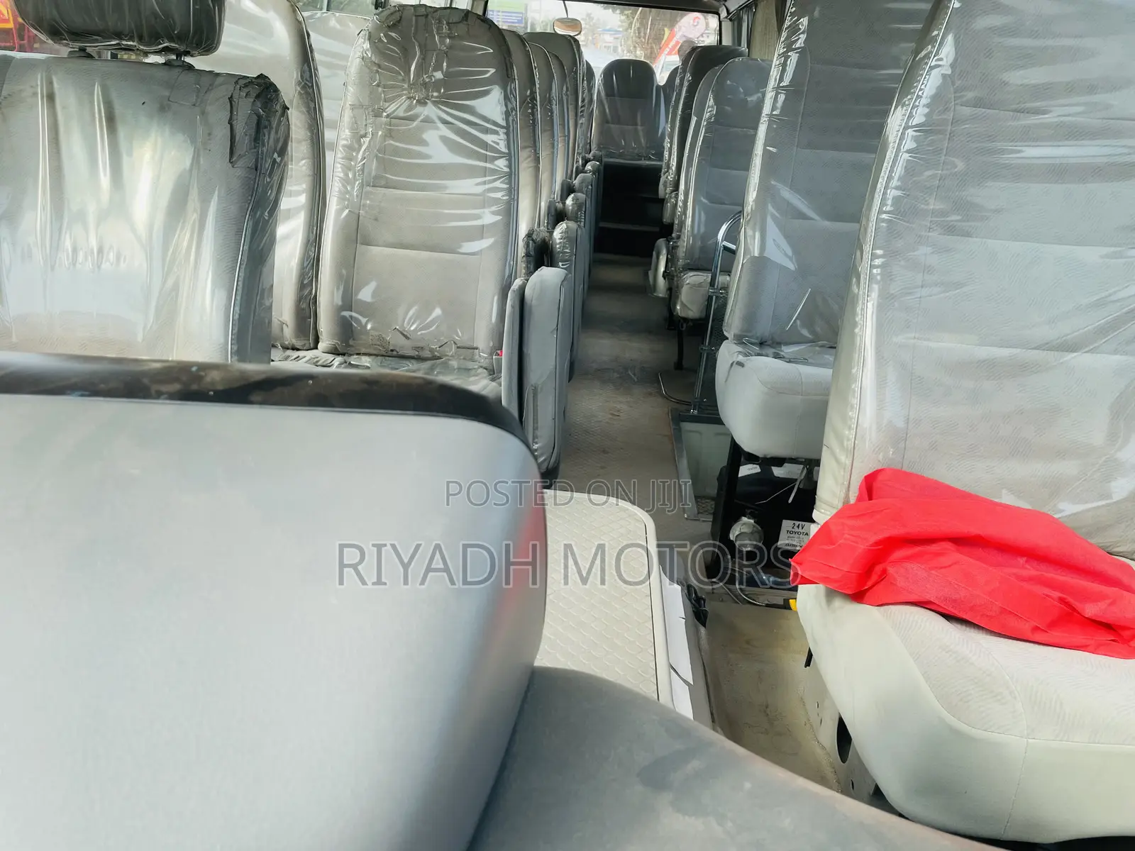 Toyota Coaster 2012 Pink