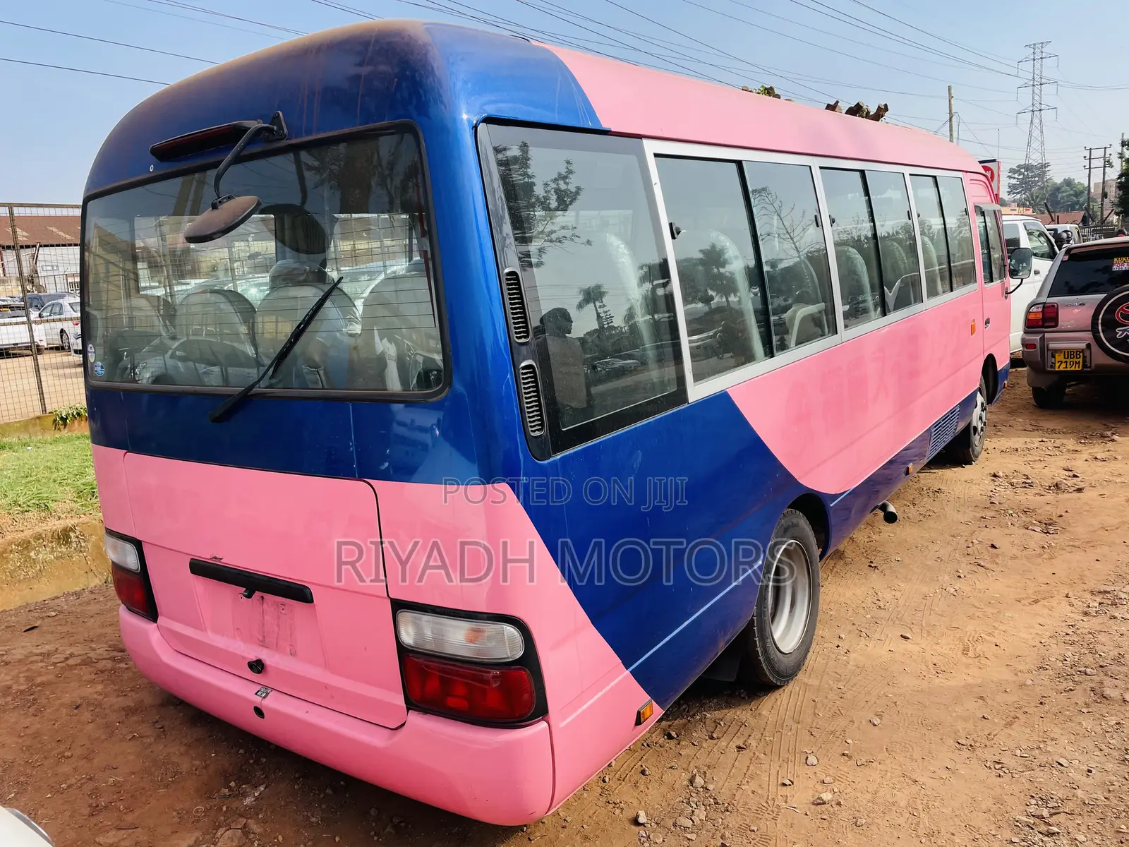 Toyota Coaster 2012 Pink