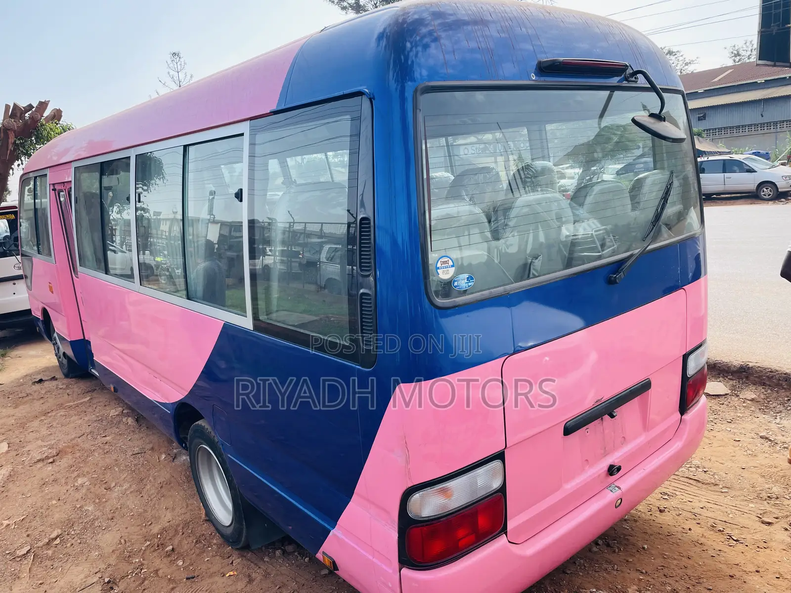 Toyota Coaster 2012 Pink