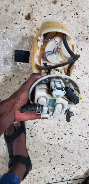 Fuel Pump Complete for Toyota Fielder 2010
