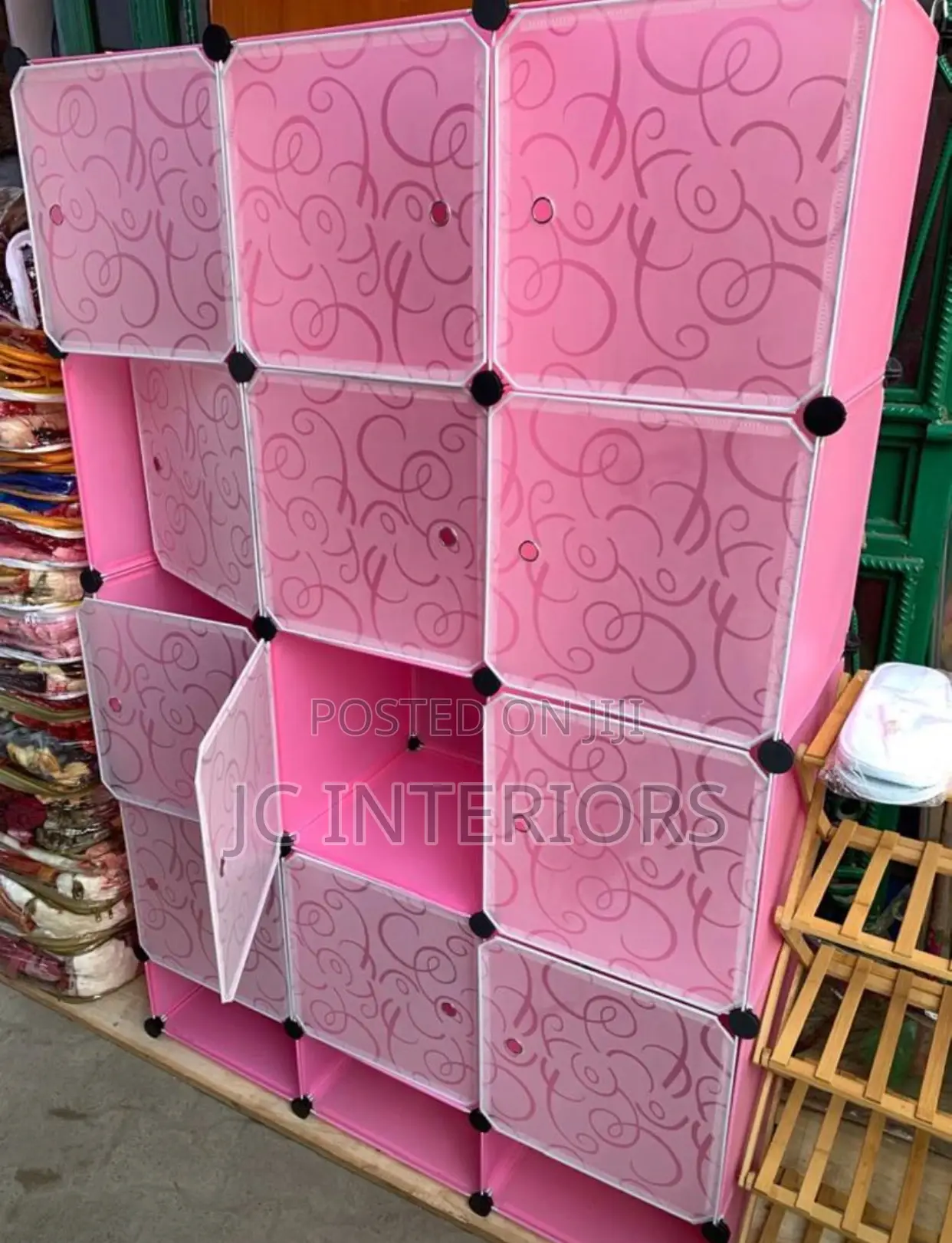 Plastic Closet : 3 Columns