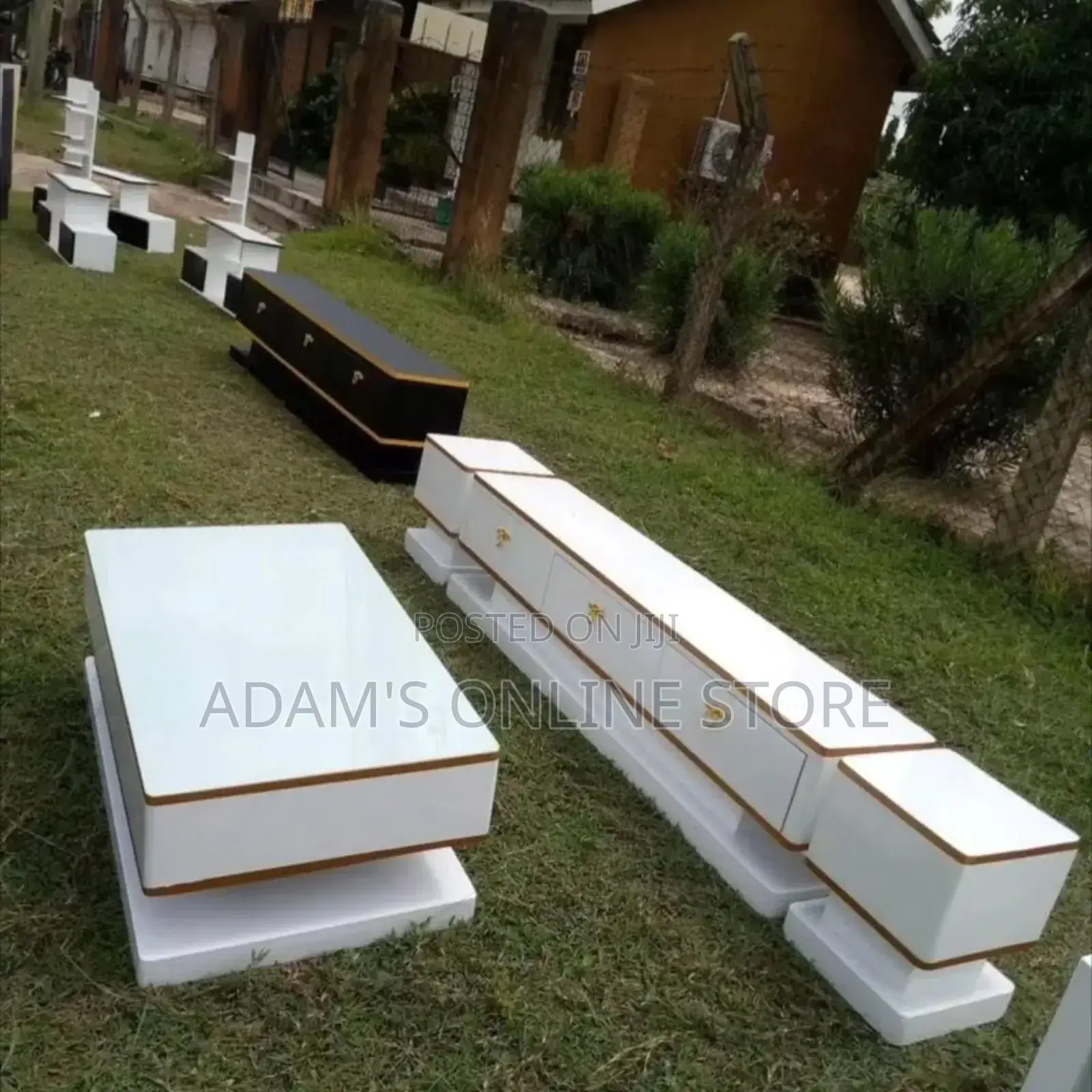 White Glass Center Table Full Set With Tv Stand /Stools