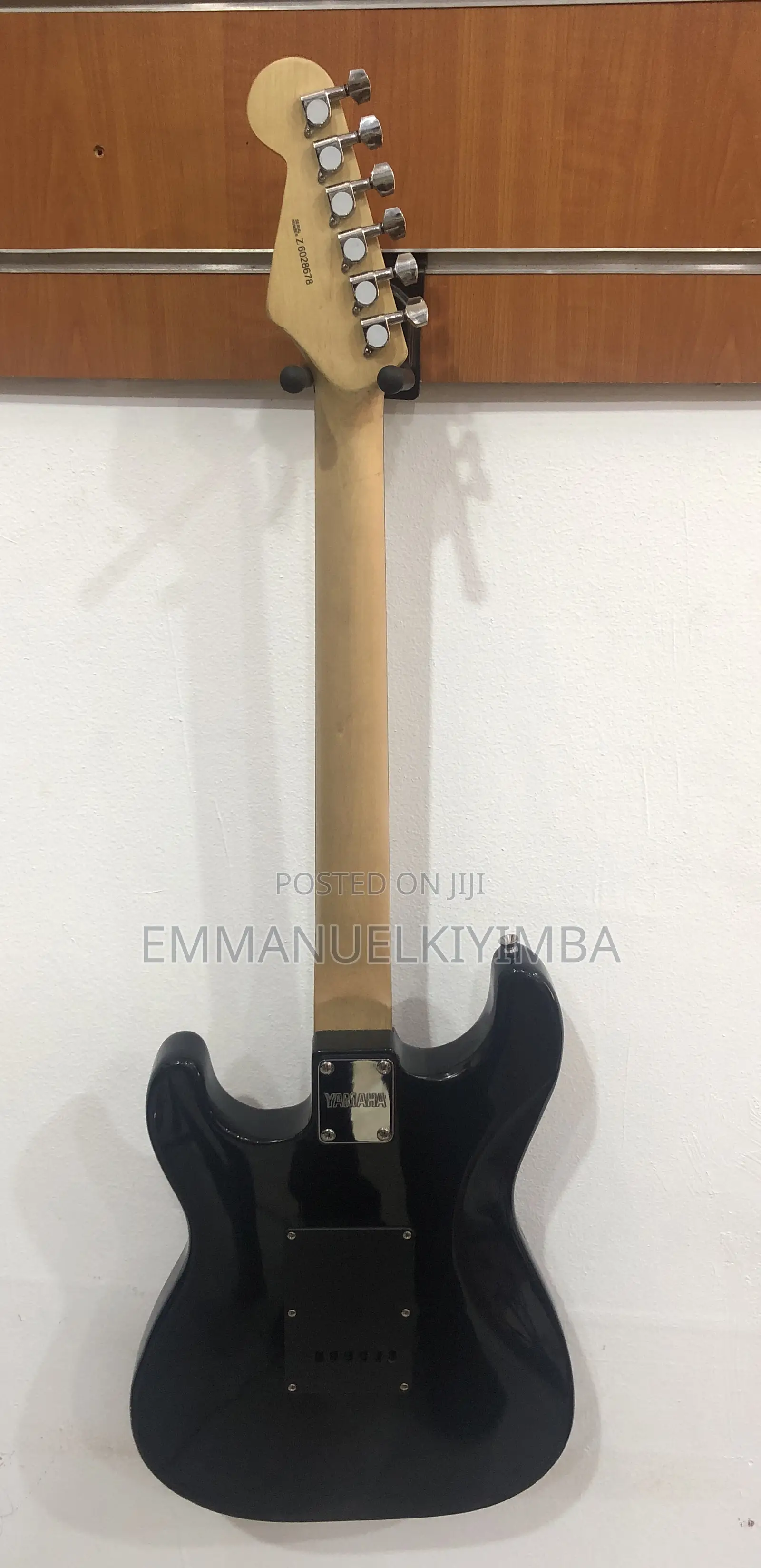 Yamaha Solo Guitar