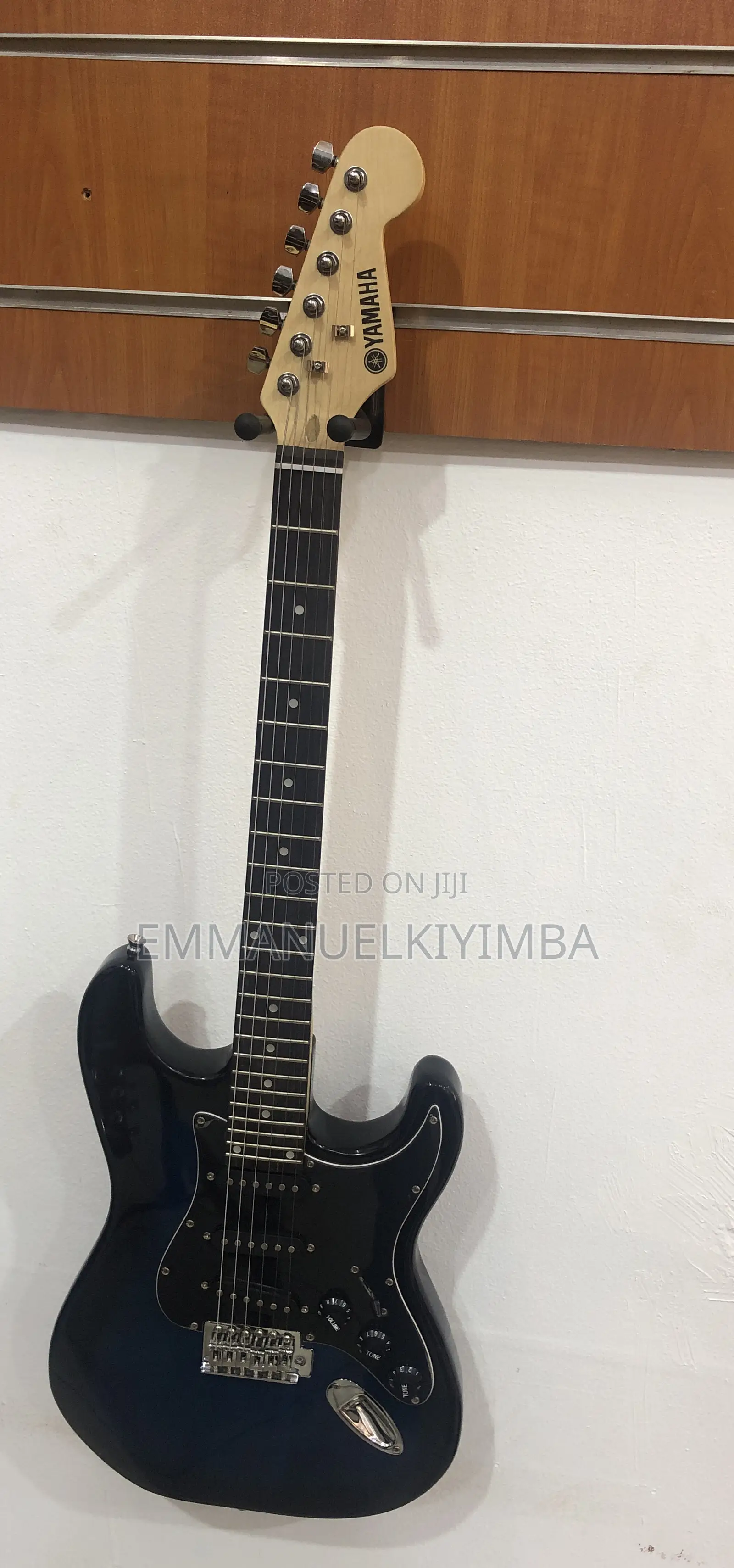 Yamaha Solo Guitar