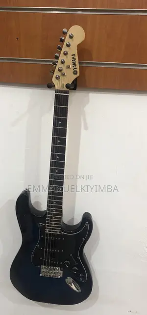 Yamaha Solo Guitar