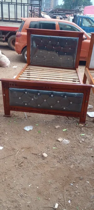 4x6 Tufted Bed