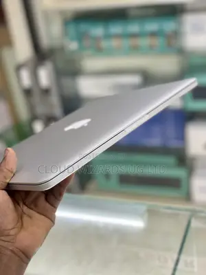 Laptop Apple MacBook Pro 2015 8GB Intel Core I5 SSHD (Hybrid) 256GB