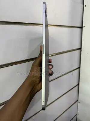 Apple iPad Pro 12.9 (2022) 256 GB Gray