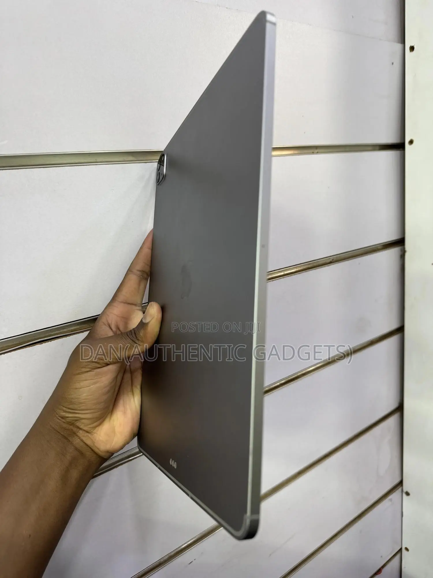 Apple iPad Pro 12.9 (2022) 256 GB Gray