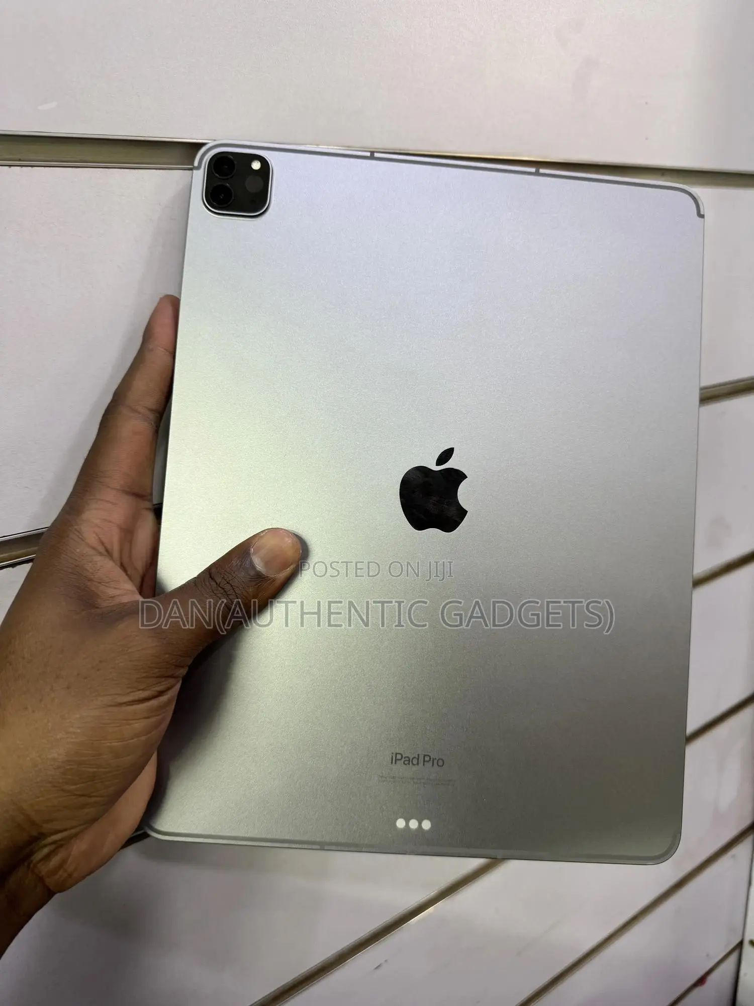 Apple iPad Pro 12.9 (2022) 256 GB Gray