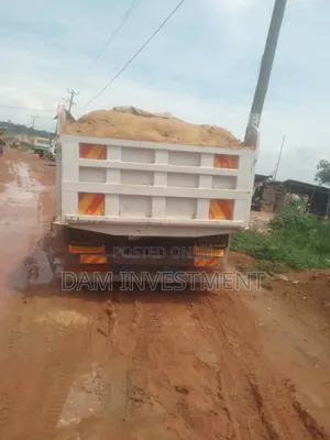 Yellow Sand (Box Truck)